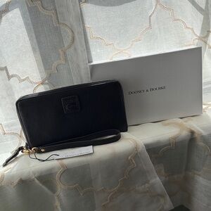 NIB/NWT Dooney & Bourke Black Leather Wallet with Wrist Strap